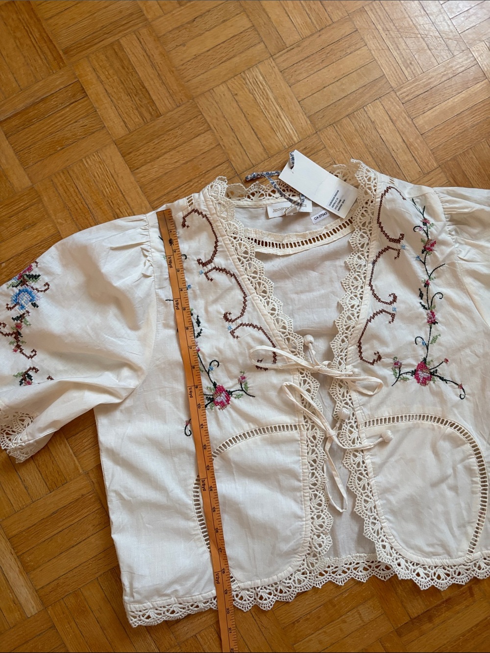 Jennifer & Grace Women’s Cream Embroidered Lace-Trim Tie-Front Top - Picture 3 of 10